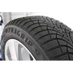 Goodyear UltraGrip 9 205/65 R15 94T Автомобилни гуми