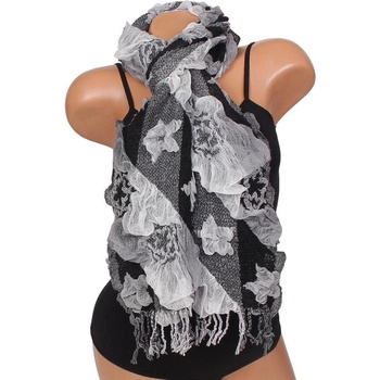 Зимен шал с ламе в черно и бяло