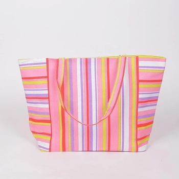 Плажна чанта на райе в свежи цветове