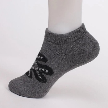 Дамски термо терлици в сиво с голяма черна снежинка