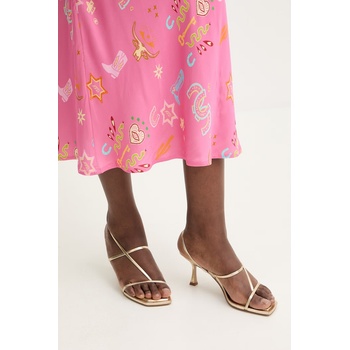 Never Fully Dressed Пола Never Fully Dressed (NFDSK790)