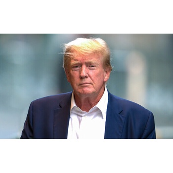Fotografia Donald Trump, Celebrity Sightings In New York City, James Devaney, 40 × 24.4 cm