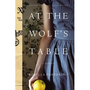 At the Wolf's Table | Rosella Postorino, Leah Janeczko (ISBN: 9781250179166)