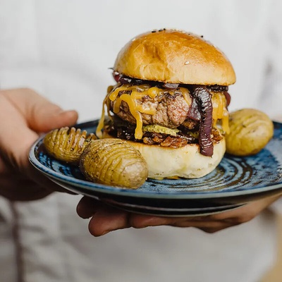 Kurz vaření: Burgery!