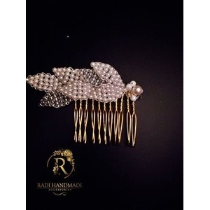 Radi handmade Гребенче с бели перли листа (541)