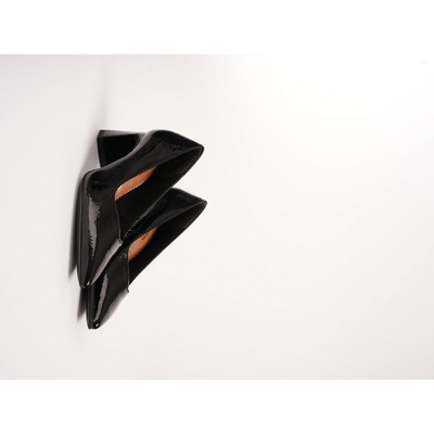 Tamaris dámské lodičky lakované černé – Sleviste.cz