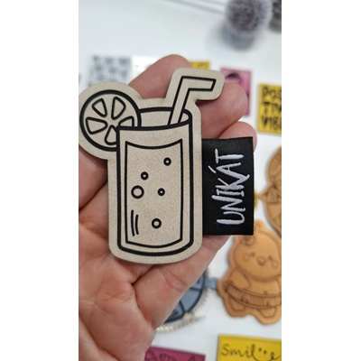 Koženkový štítok Drink Materiál/farba: LASER lesklá zelená