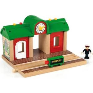 BRIO Влакова станция със звуци и светлини (33578)