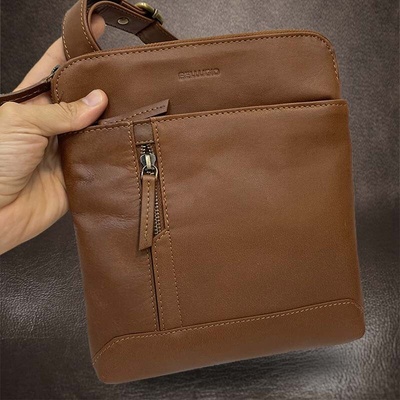 Kvalitní středně velká kožená Crossbody taška