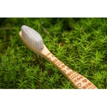 Mobake bambusová zubná kefka s Gravírovaným menom Čičmany extra soft