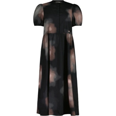 Maloja Robson. Deep Black Bloom