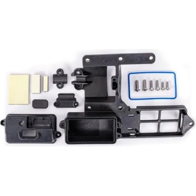 Traxxas легла за електроника