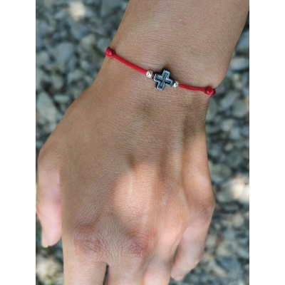 Червен конец с кръст за жена (ДСГ16)