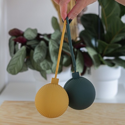 Petite&Mars puzdro silikón na cumlík Misty Green