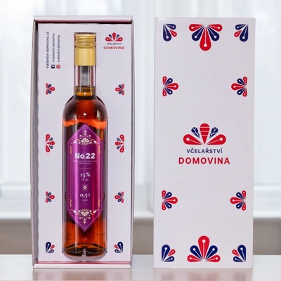 Včelařství Domovina Medovina Ořech 500 ml (dárkové balení)