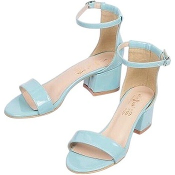 Лачени сандали в светлосиньо с широк ток