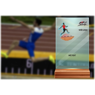 Skleněná trofej na dřevěném podstavci Skok do dálky Výška: 17 cm