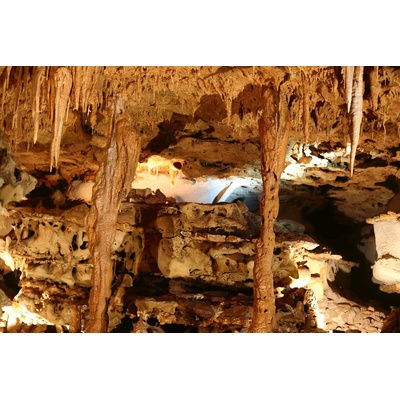 DIMEX ART Флизелинов фототапет подземен град 375 x 250 см