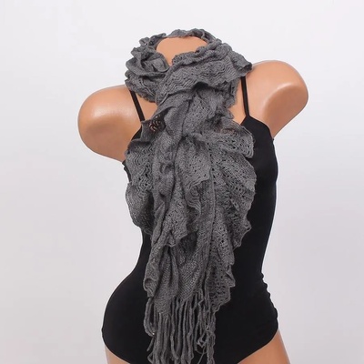 Дамски ефектен шал в тъмносиво с къдрици