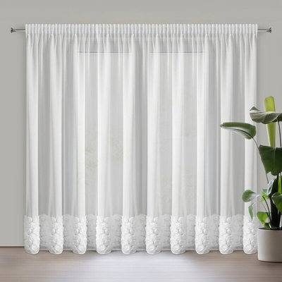 Takoy Bílá síťovaná záclona zdobená 3D aplikací růží 350x270 cm s řasící páskou - ROSES3 - Eva Minge-HF-479708 | 350 x 270 cm
