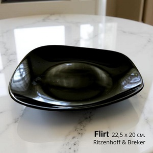 Ritzenhoff & Breker Порцеланово плато Flirt, асиметрично, плитко, черно 22, 5 х 20 см. Ritzenhoff & Breker