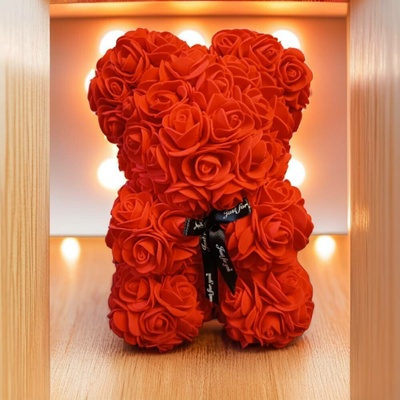 Medvídek z pěnových růží – červený, 25 cm