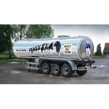 Italeri CLASSIC TANK TRAILER We are family 1:24
