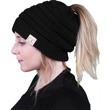 Čepice s otvorem pro culík černá