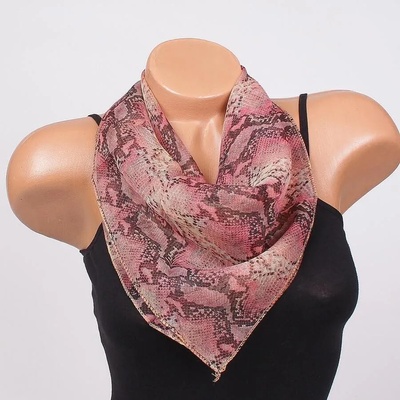 Фишу в розово, кафяво и бежово с змийски принт