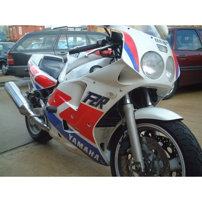 Padací chrániče - Yamaha FZR1000 '87-'93 (GENESIS / EXUP) černá