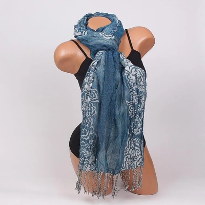 Дамски шал в петролено синьо с бели цветя