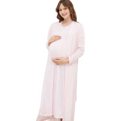 Розов комплект за бременни с райе и дантела - нощница и халат