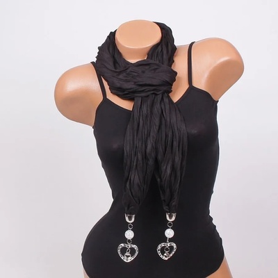 Черен шал с намачкан ефект и декорация