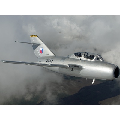 Zoznamovací let českou stíhačkou MiG-15