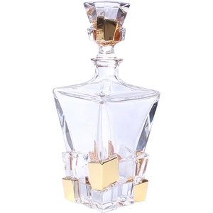 Bohemia 1845 Гарафа Bohemia 1845 Crack Gold 900ml (650457)