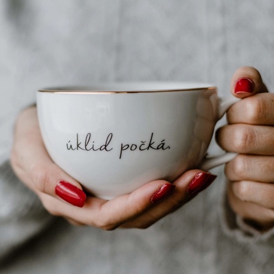 Bella Rose Porcelánový hrnček Šťastné a Veselé 300 ml