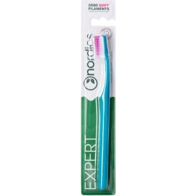 Nordics Oral Care Zubná kefka Soft s ergonomickým zahnutím Tyrkysová