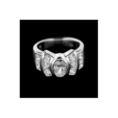 KA R346 strieborný prsteň s kameňom