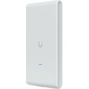 Access pointy a routery Ubiquiti U6-Mesh-Pro