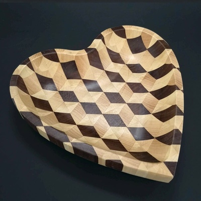AMADEA Drevená miska v tvare srdca mozaika masívne drevo 3 druhy drevín 25 x 25 x 4,5 cm