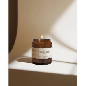 Perfumed Prague Ароматна свещ от соев восък време на горене 40 час #47 Tangerine, Neroli and Saffron - Perfumed Prague (SM47)