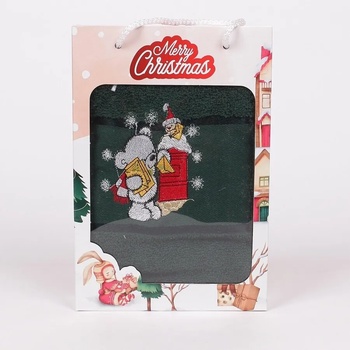 Image 1 of Зелена коледна кърпа с бродерия на мече и снежинки