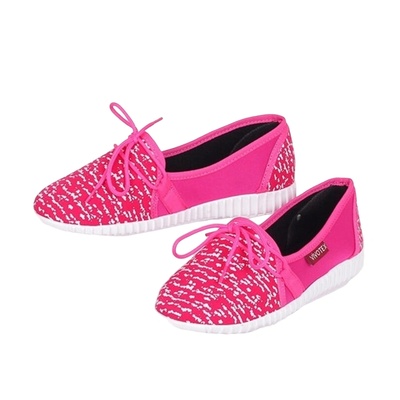 Дамски обувки от текстил в цикламено с връзки и ефектни бели пръски