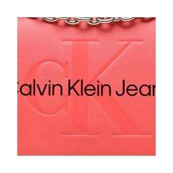 Calvin Klein Jeans kabelka Sculpted Ew Flap Conv25 Mono K60K607198 Korálová