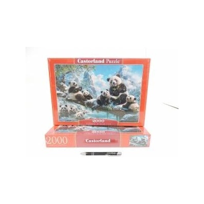 Castorland 2000-piece puzzle C-201013-2 Pandas Winter Fun