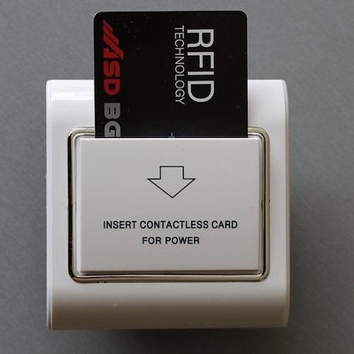 TTLock TT Hotel, смарт енергоспестител с RFID MF 13.56 Mhz карта за достъп, AC180- 250V , 30A (CNL040)