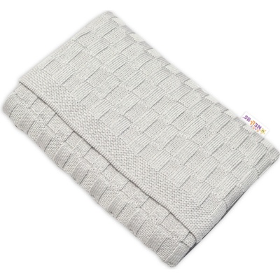 Baby Nellys pletená deka CUBE sivá