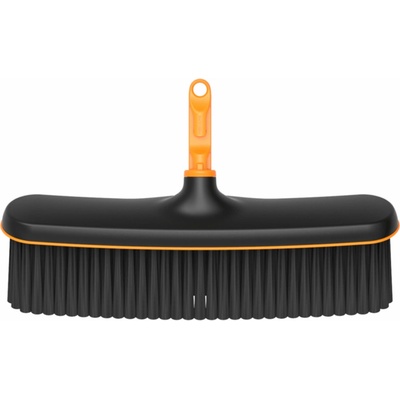 Fiskars Metla na terasy 36 cm OneClick