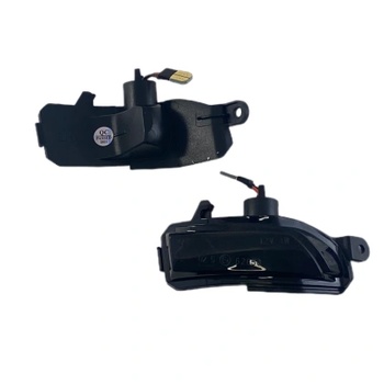 Диодни мигачи за странични огледала за Skoda Fabia (2014+), Rapid (2012+) / Seat Toledo (2012+) - опушени с бягащ мигач