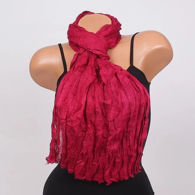 Стилен дамски шал в червен цвят